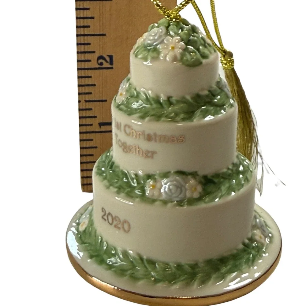 Lenox Our First Christmas Together 2020 Annual Wedding‎ Cake Ornament Gold Trim